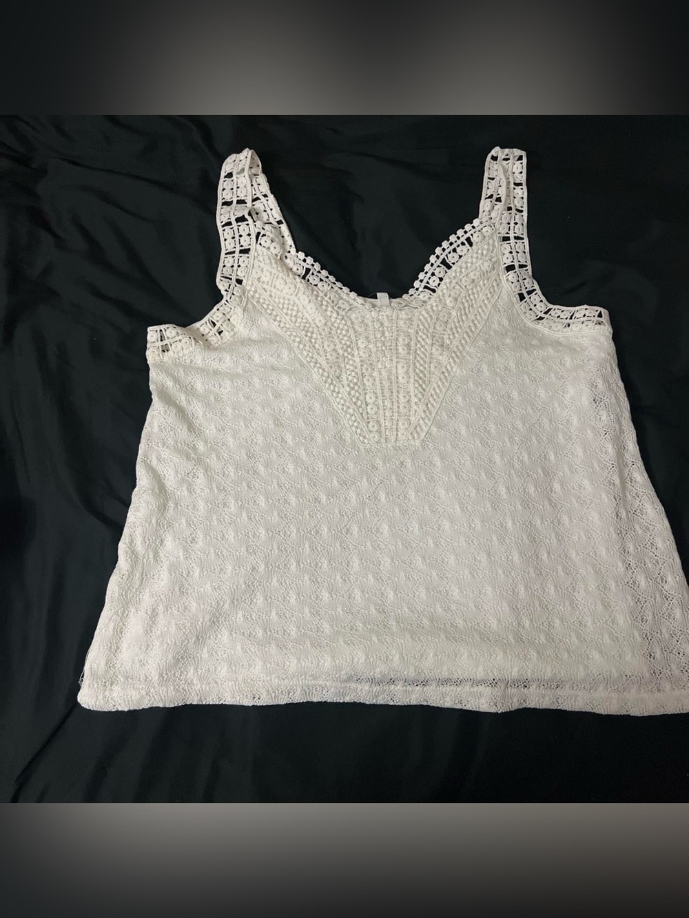 Maurices White lace top with floral size medium